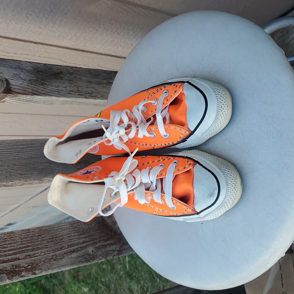 🔥 Rare Custom Converse – Made in USA!Hand‑Painted One‑of‑a‑Kind High Tops - Picture 3 of 12